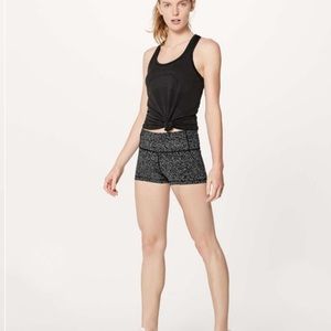 Lululemon Women's Quick Pace Short (2.5") Soundwave White Black / Black